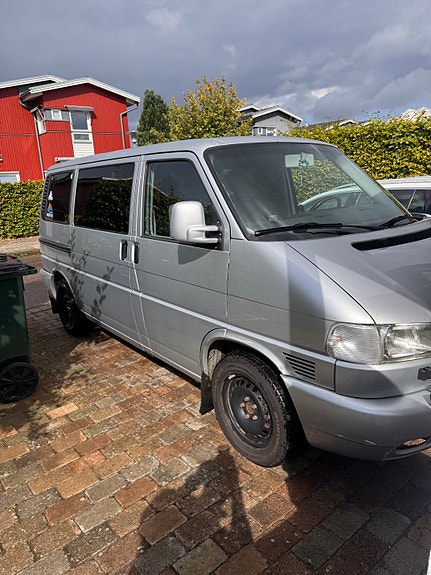 Volkswagen Multivan 2 of 6