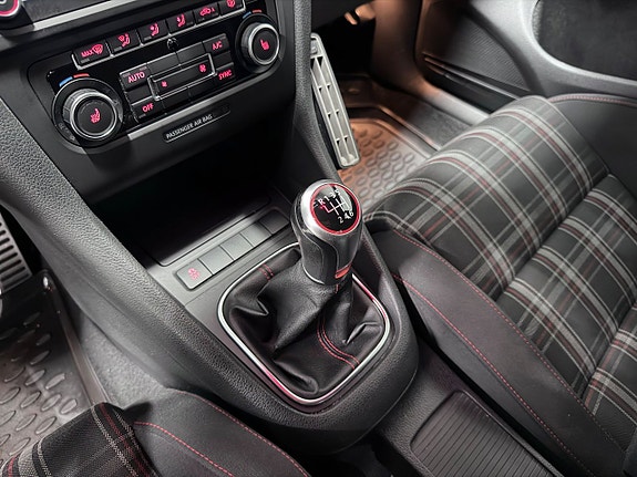 Volkswagen Golf I 16 of 22