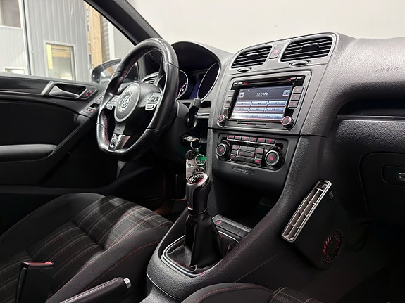 Volkswagen Golf I 18 of 22