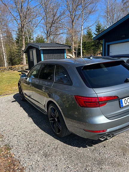 Audi A4 4 of 7