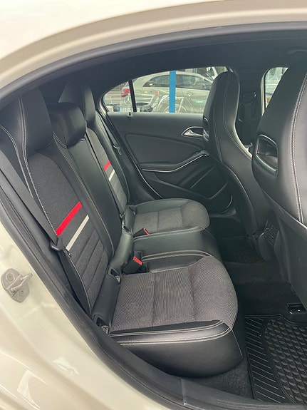 Mercedes-Benz A180 10 of 11