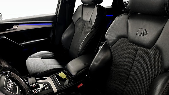 Audi Q5 8 of 17