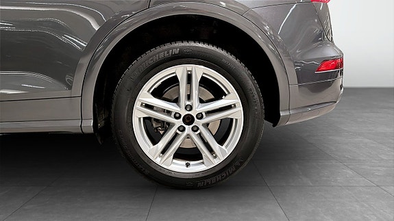 Audi Q5 6 of 17