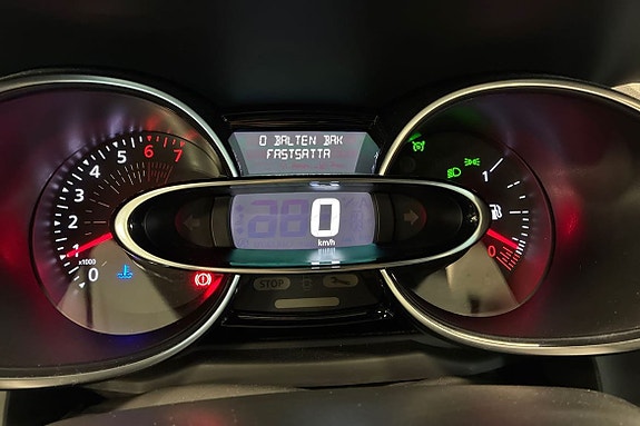 Renault Clio 16 of 21