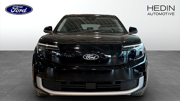 Ford Explorer 8 of 9