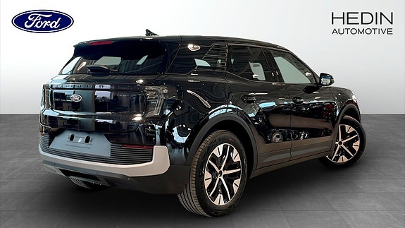 Ford Explorer 2 of 9