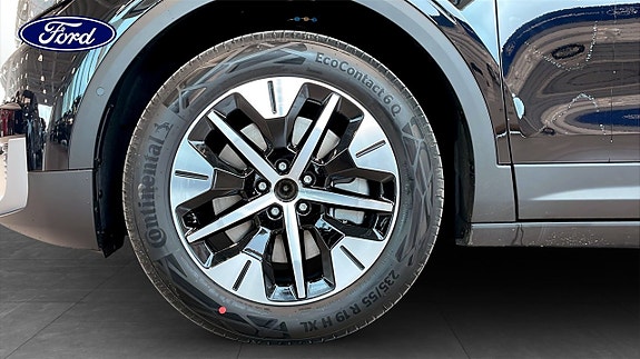 Ford Explorer 9 of 9