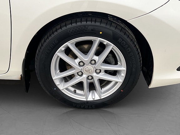 Toyota Auris 29 of 30