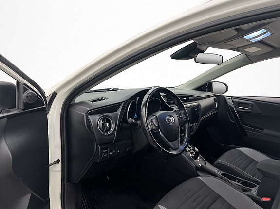 Toyota Auris 10 of 30