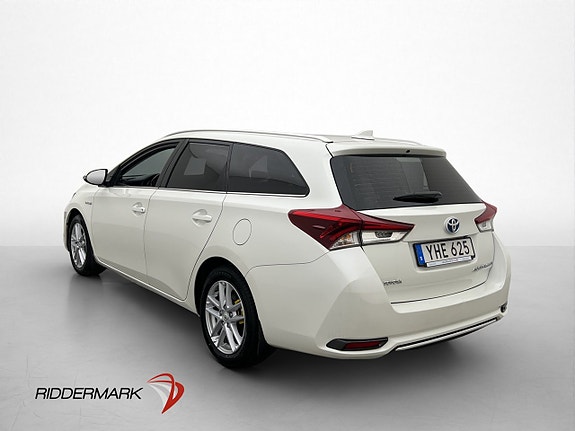 Toyota Auris 6 of 30