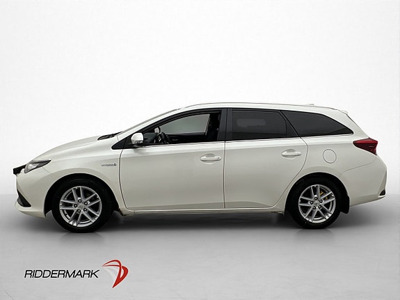 Toyota Auris 5 of 30