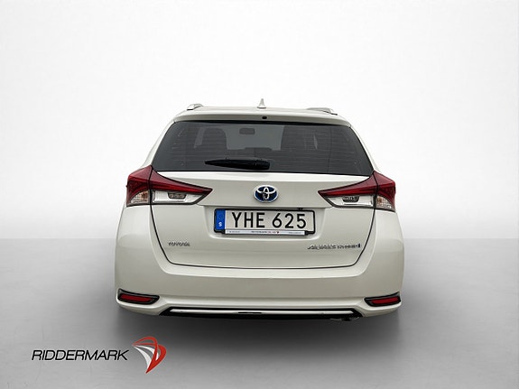 Toyota Auris 7 of 30