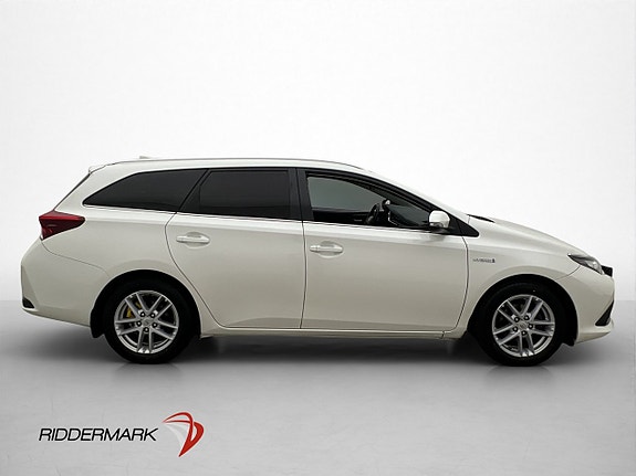 Toyota Auris 9 of 30