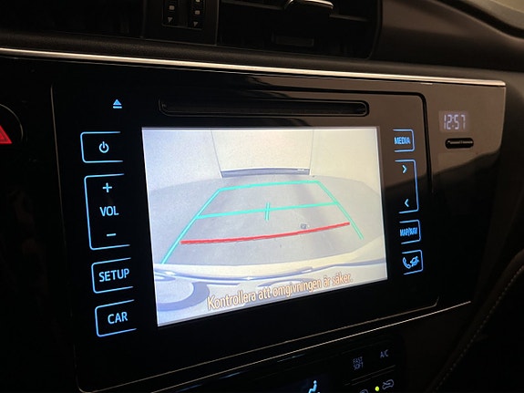 Toyota Auris 19 of 30