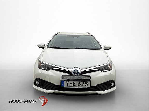 Toyota Auris 2 of 30