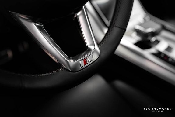 Audi Q8 17 of 25