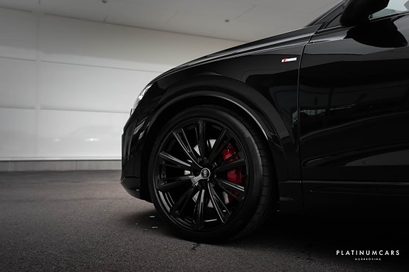 Audi Q8 25 of 25