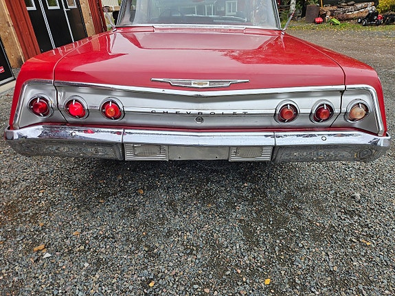 Chevrolet Impala 5 of 12