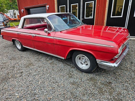 Chevrolet Impala 3 of 12