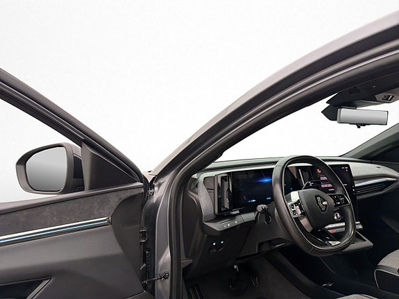 Renault Megane E-Tech 12 of 30