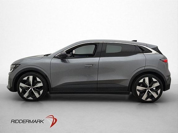 Renault Megane E-Tech 5 of 30