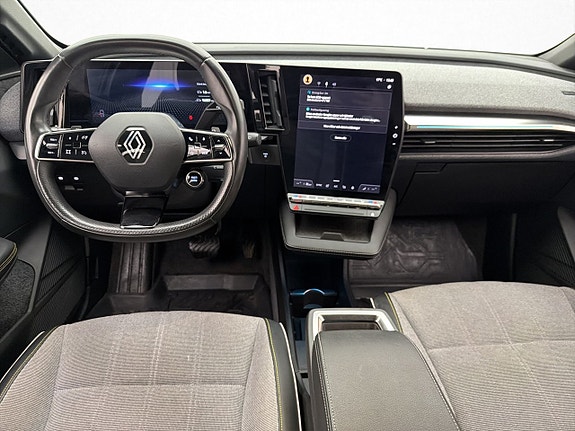 Renault Megane E-Tech 14 of 30
