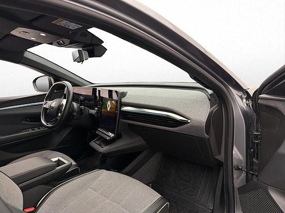 Renault Megane E-Tech 27 of 30