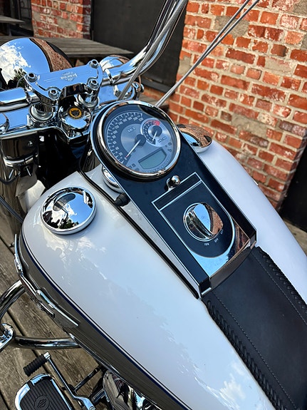 Harley-Davidson Softail Deluxe 5 of 6