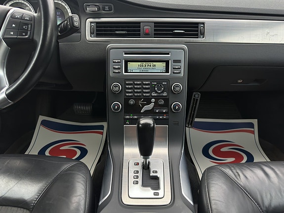 Volvo V70 15 of 26