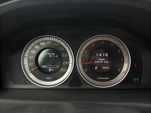 Volvo V70 14 of 26