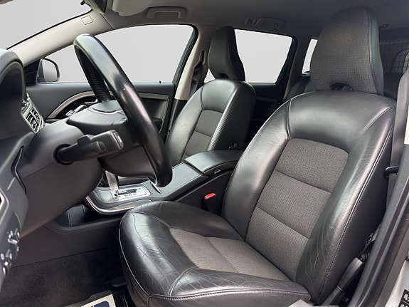 Volvo V70 8 of 26