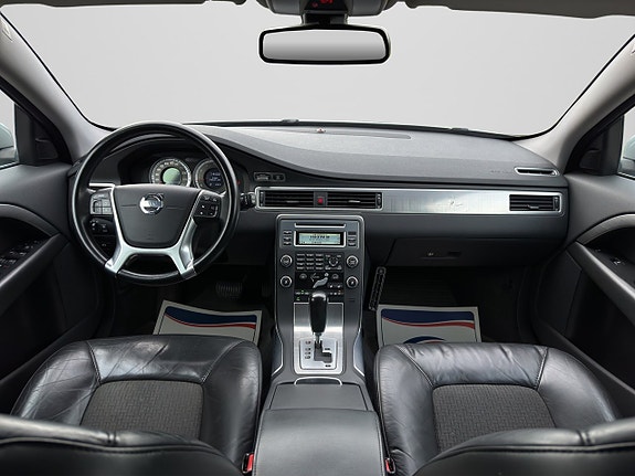 Volvo V70 12 of 26