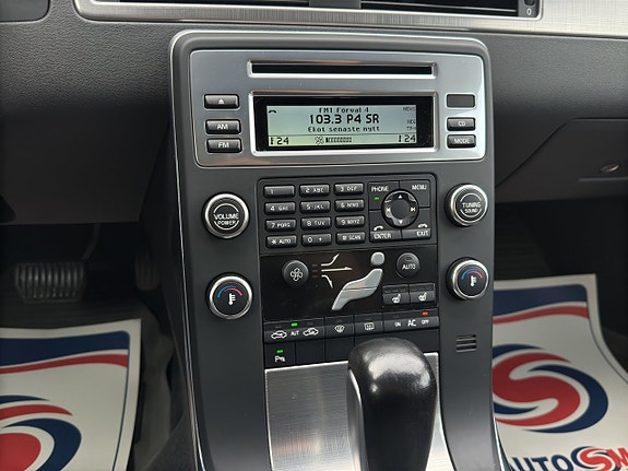 Volvo V70 16 of 26