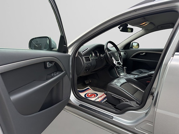 Volvo V70 7 of 26
