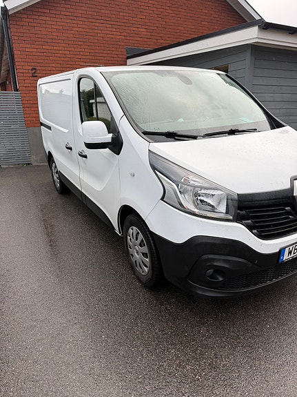 Renault Trafic 2 of 4