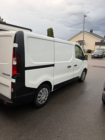 Renault Trafic 4 of 4