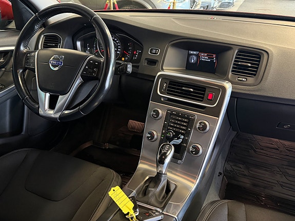 Volvo V60 8 of 24