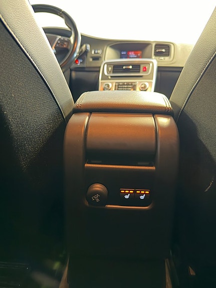 Volvo V60 13 of 24
