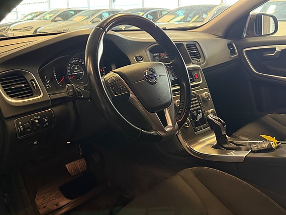 Volvo V60 14 of 24