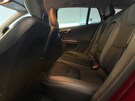 Volvo V60 11 of 24