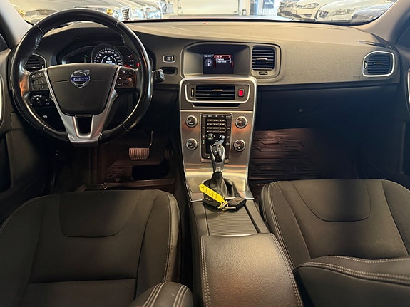 Volvo V60 12 of 24