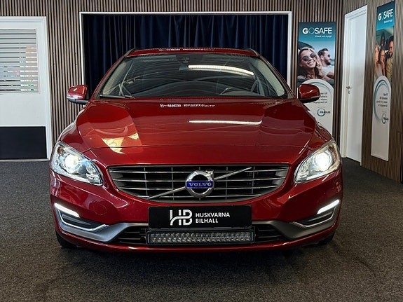 Volvo V60 2 of 24