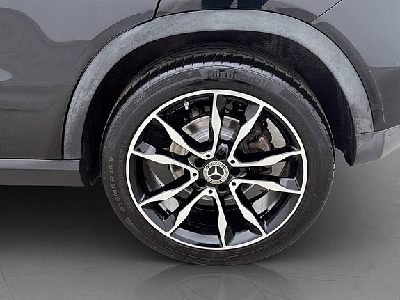 Mercedes-Benz GLA220 d 30 of 30