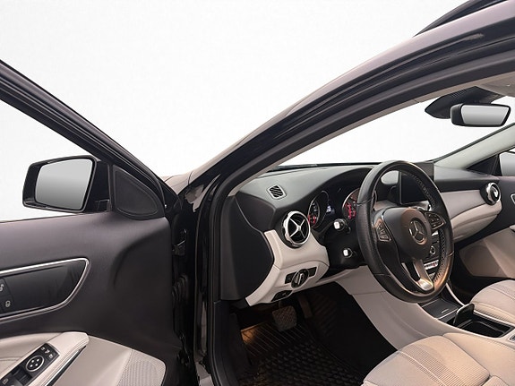 Mercedes-Benz GLA220 d 10 of 30