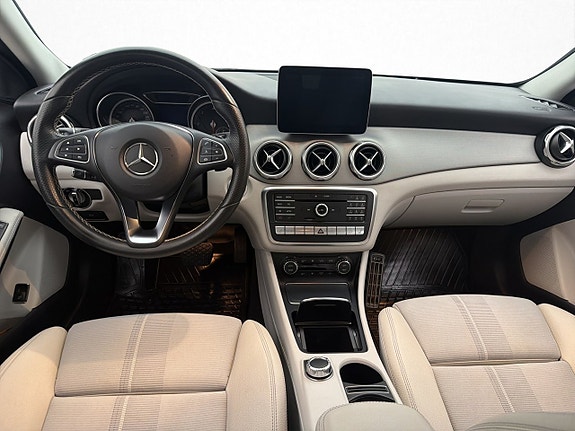 Mercedes-Benz GLA220 d 12 of 30