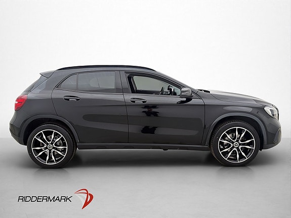 Mercedes-Benz GLA220 d 9 of 30