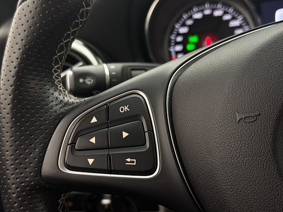Mercedes-Benz GLA220 d 13 of 30