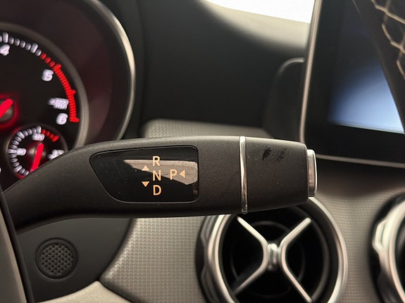 Mercedes-Benz GLA220 d 16 of 30