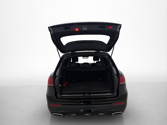 Mercedes-Benz GLC300 e 28 of 28