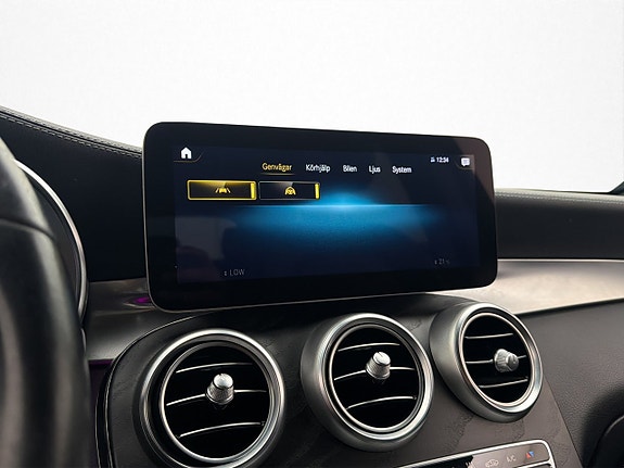 Mercedes-Benz GLC300 e 22 of 28